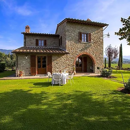 In With Pool And Hill Views Hotel 3*