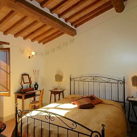 Hotel In With Pool And Hill Views Cortona