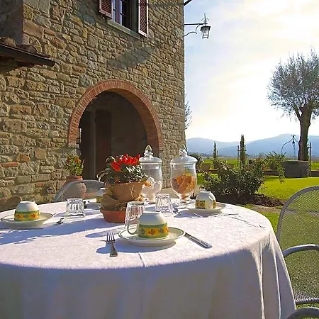 Hotel In With Pool And Hill Views